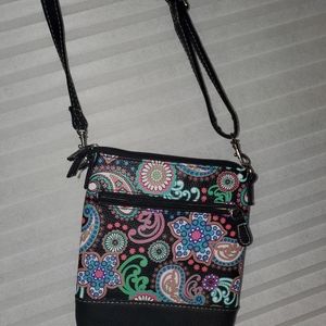 NWT Stone Mountain Leather Crossbody Black Paisley Nina 3 bagger Retails $59.